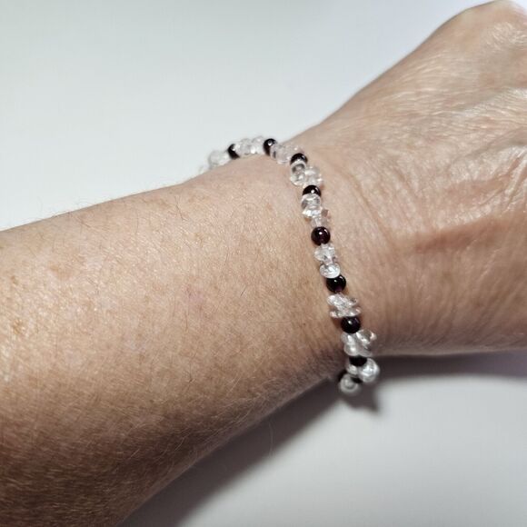 ***Final Sale*** Quartz And Garnet Beaded Bracelet With Silver Clasp - Picture 5 of 10